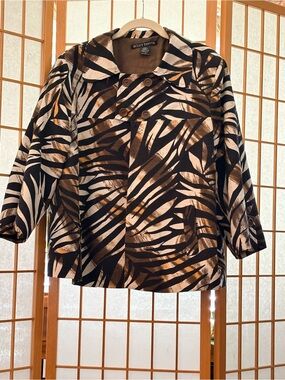 Scott Taylor Black and Gold Zebra Print Cropped Blazer Cape 1X
